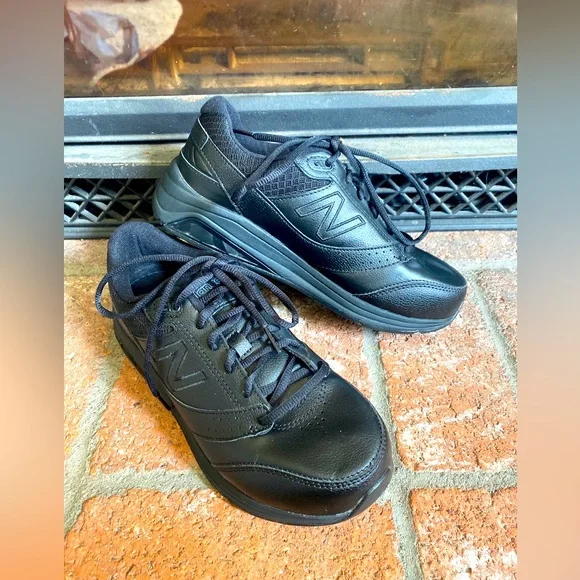 New Balance Women's 928v3 Walking Shoe WW928BK3 Black Leather 2E WIDE SZ 8 - Picture 1 of 7